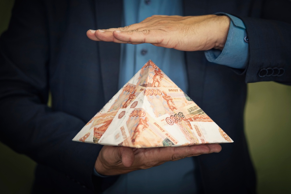 Пирамиды, липовые проекты, поддельные сайты: как не стать жертвой финансовых аферистов Пирамиды, липовые проекты, поддельные сайты: как не стать жертвой финансовых аферистов