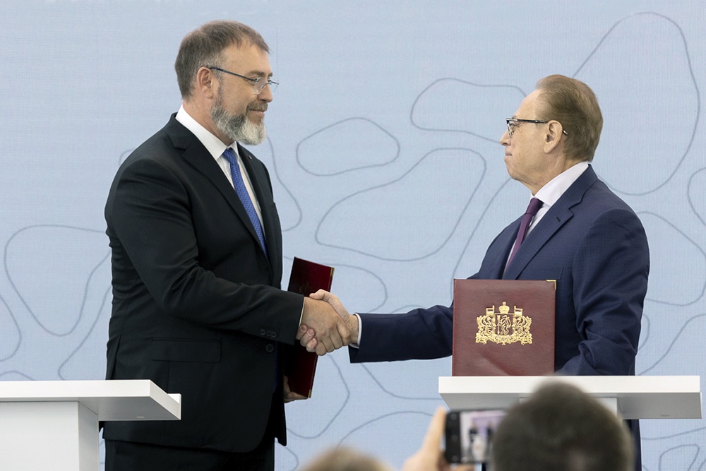 В Екатеринбурге организуют серийное производство низкопольных трамваев В Екатеринбурге организуют серийное производство низкопольных трамваев