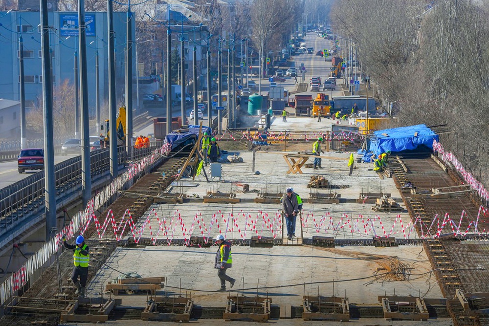 Собянин: Специалисты ЖКХ Москвы помогают Луганску и Донецку готовиться к зиме Собянин: Специалисты ЖКХ Москвы помогают Луганску и Донецку готовиться к зиме
