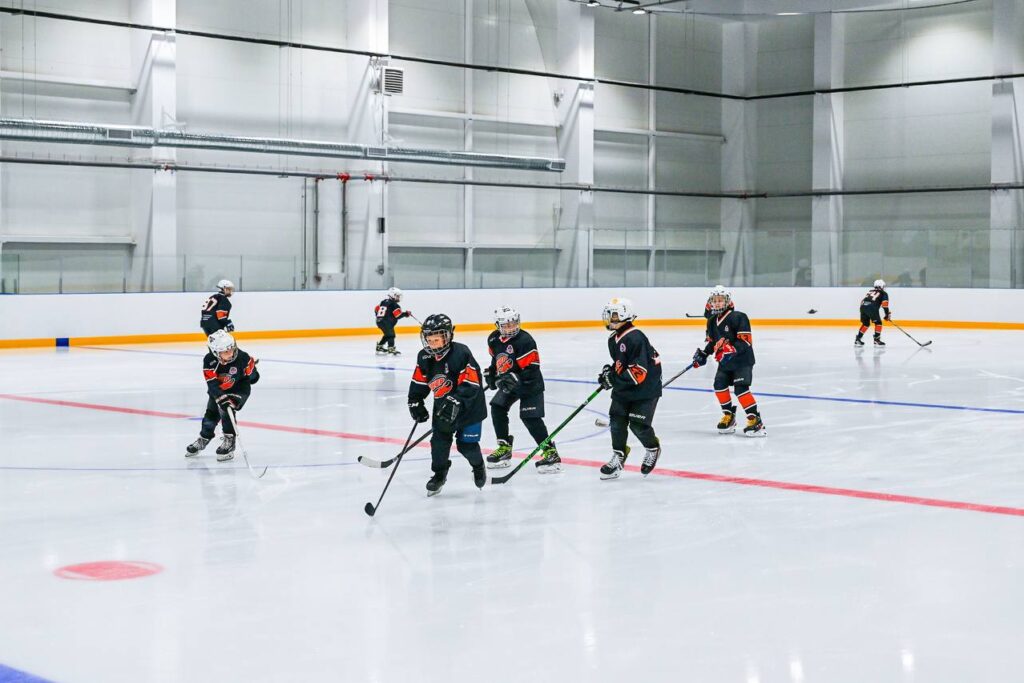 Собянин открыл в Южном Бутове новый спорткомплекс с катком и двумя бассейнами Собянин открыл в Южном Бутове новый спорткомплекс с катком и двумя бассейнами