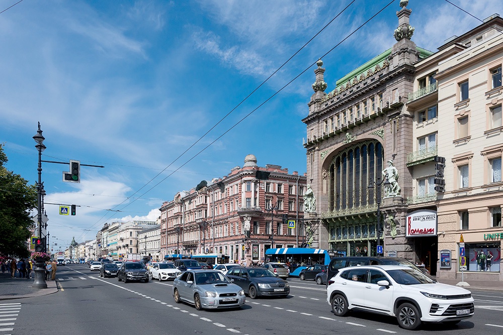 Невский проспект в Петербурге закроют на две недели вместо трех Невский проспект в Петербурге закроют на две недели вместо трех