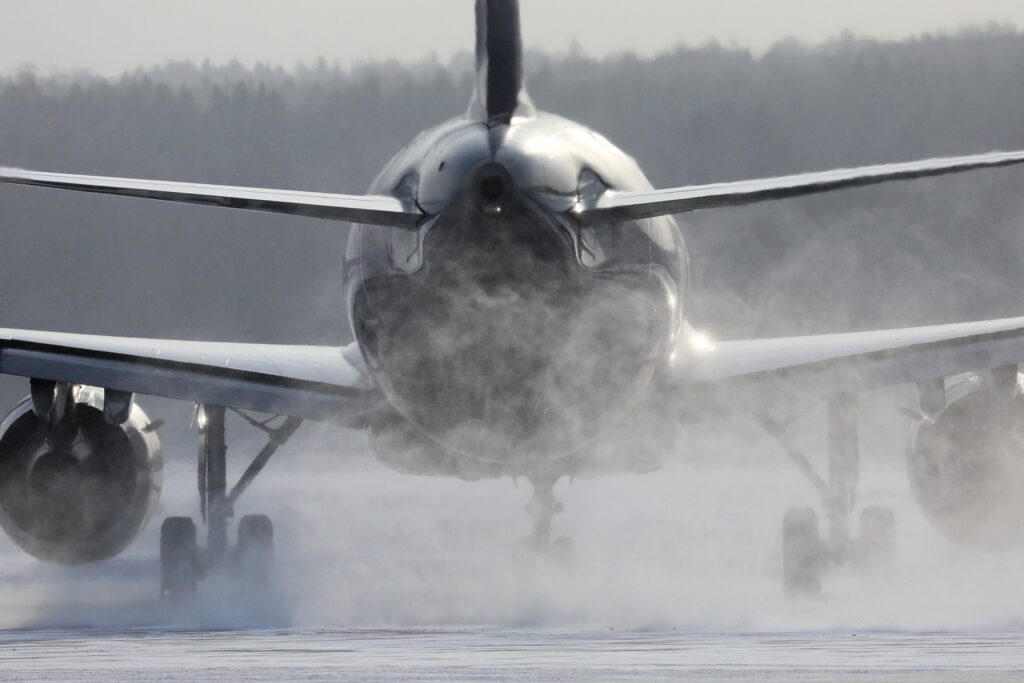 Росавиация: В аэропортах Внуково, Домодедово и Жуковский введены ограничения Росавиация: В аэропортах Внуково, Домодедово и Жуковский введены ограничения
