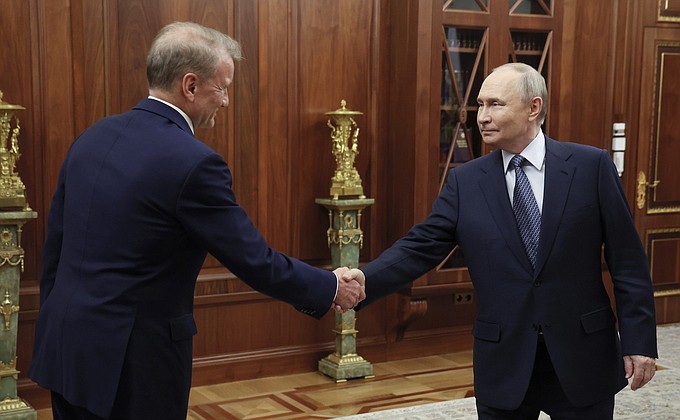 Встреча президента России с главой Сбербанка Германом Грефом Встреча президента России с главой Сбербанка Германом Грефом