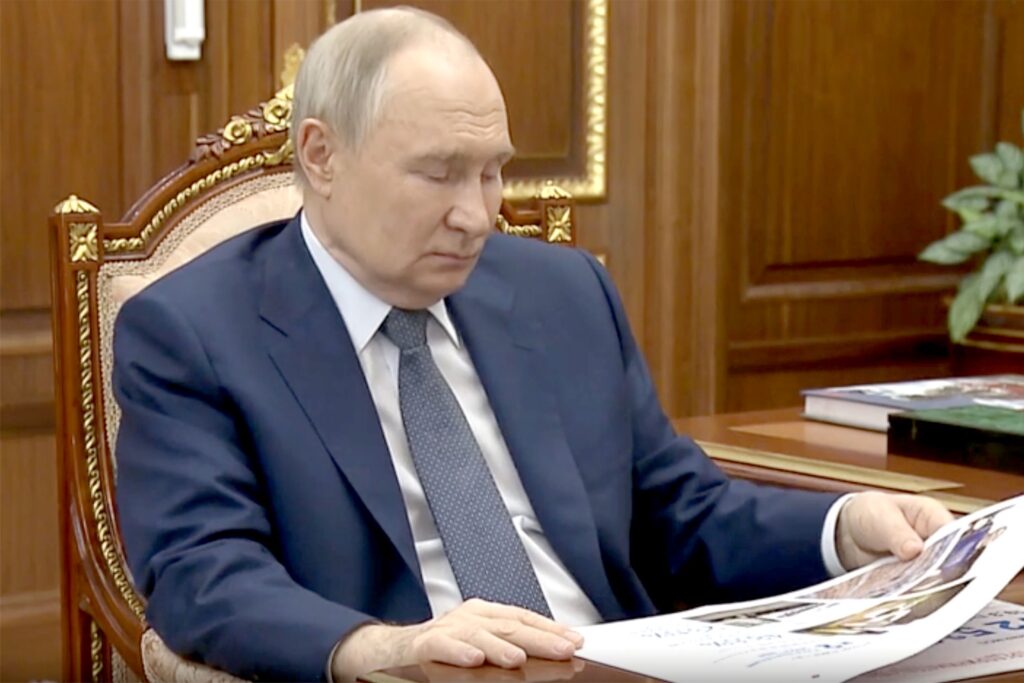 Путин указал на недостаток врачей и низкий коэффициент рождаемости в Удмуртии Путин указал на недостаток врачей и низкий коэффициент рождаемости в Удмуртии