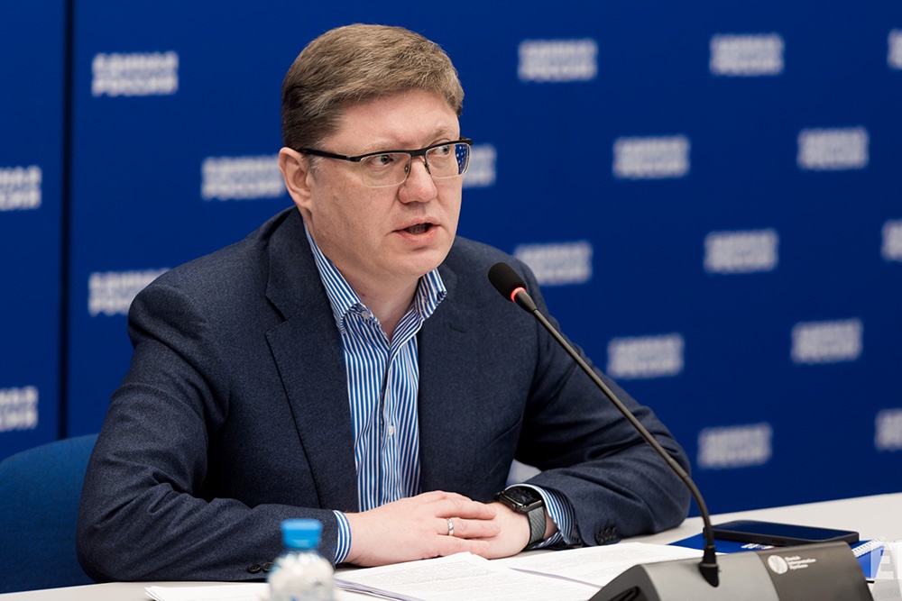 Андрей Исаев – о социальных итогах весенней сессии 2025 года Андрей Исаев – о социальных итогах весенней сессии 2025 года