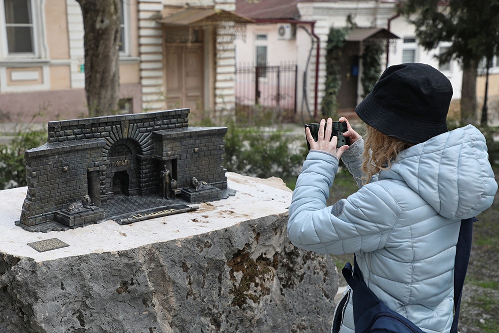 В Ставрополье начали проводить экскурсии с сурдопереводом для слабослышащих туристов. В Ставрополье начали проводить экскурсии с сурдопереводом для слабослышащих туристов.