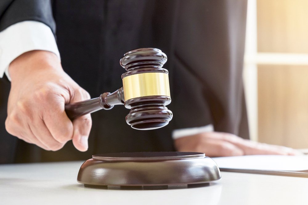 Суд подтвердил законность дисциплинарного взыскания за опоздание на работу на десять минут. Суд подтвердил законность дисциплинарного взыскания за опоздание на работу на десять минут.