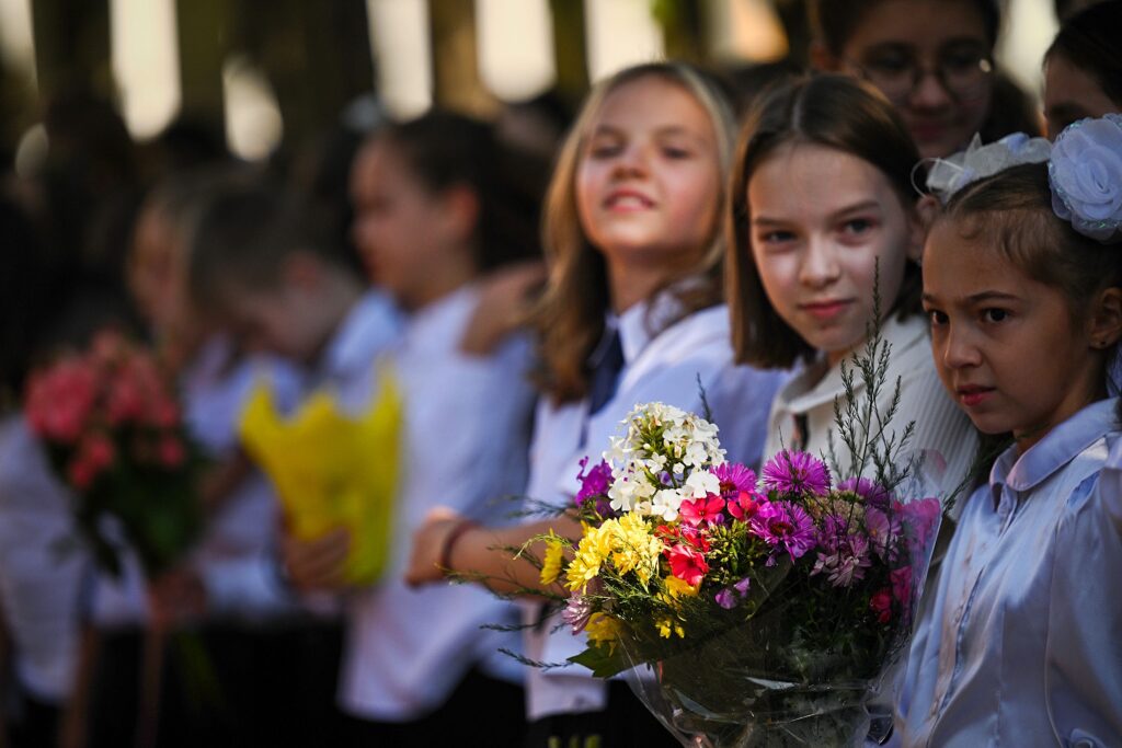 Депутат Буцкая определила предел стоимости подарка для учителя. Депутат Буцкая определила предел стоимости подарка для учителя.