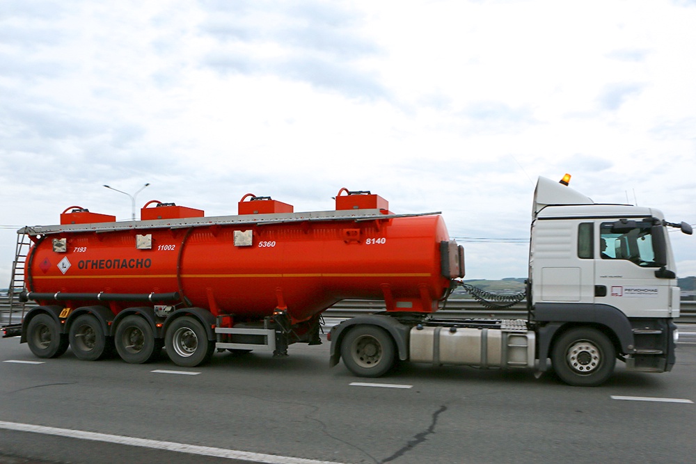 Правительство продлило запрет на экспорт бензина до конца сентября. Правительство продлило запрет на экспорт бензина до конца сентября.