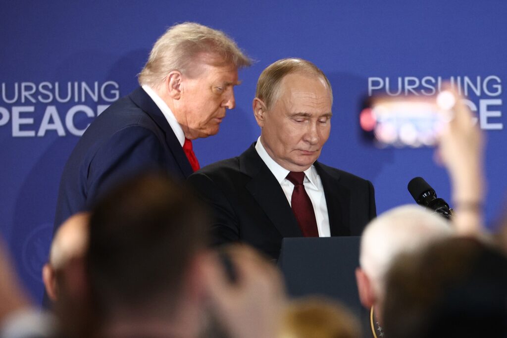 Избирательная коррекция: эксперты оценили вероятность ослабления санкций США против РФ после саммита на Аляске Избирательная коррекция: эксперты оценили вероятность ослабления санкций США против РФ после саммита на Аляске