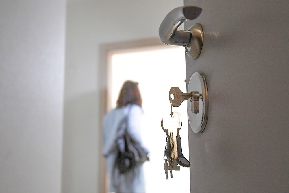 Договор аренды жилья теперь можно подписать через “Госуслуги”. Как работает сервис и в чем его преимущества Договор аренды жилья теперь можно подписать через “Госуслуги”. Как работает сервис и в чем его преимущества