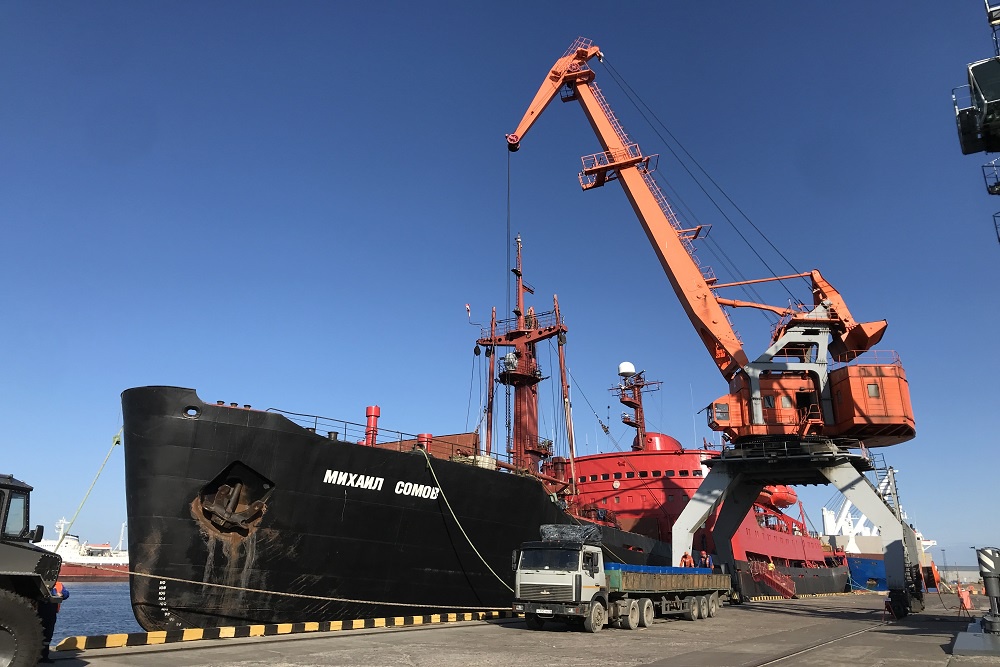 Список обеспеченных: систему северного завоза в АЗРФ сделают более совершенной Список обеспеченных: систему северного завоза в АЗРФ сделают более совершенной