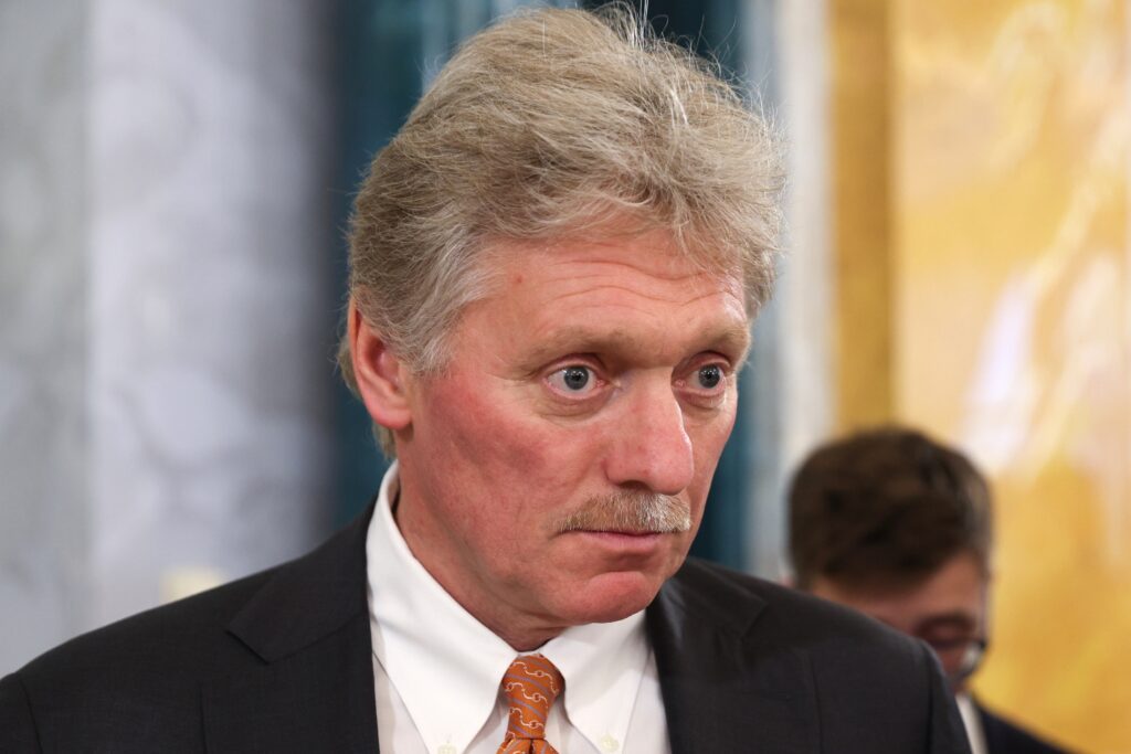 Песков назвал незаконными попытки вынудить страны прекратить торговлю с Россией Песков назвал незаконными попытки вынудить страны прекратить торговлю с Россией