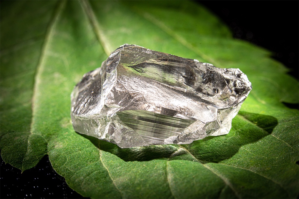 В Архангельской области найден редкий алмаз весом 340 карат. В Архангельской области найден редкий алмаз весом 340 карат.