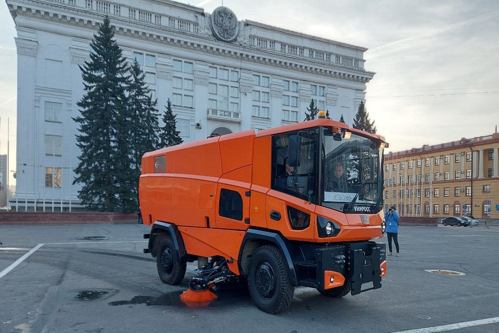 Кузбасские инженеры разработали вакуумную машину для всесезонной уборки улиц Кузбасские инженеры разработали вакуумную машину для всесезонной уборки улиц