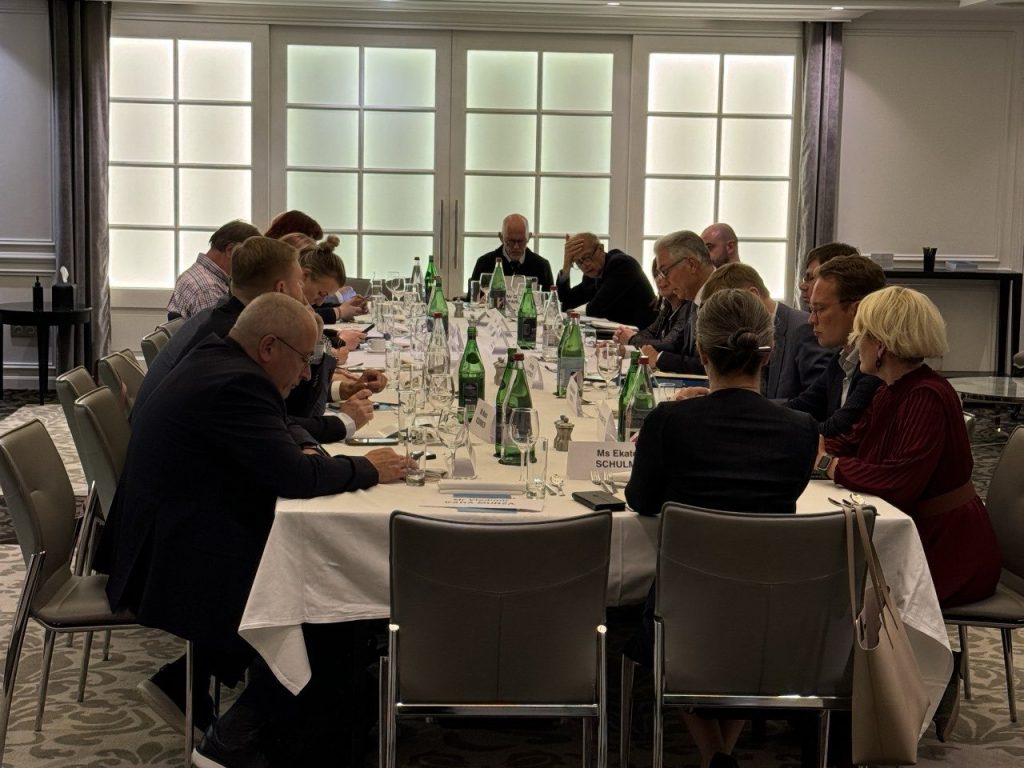 Пожалуйста, предоставьте исходный заголовок. Пожалуйста, предоставьте исходный заголовок.