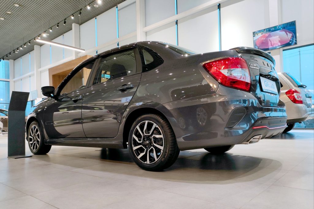 В 2025 году россияне приобрели более 80 тысяч автомобилей с господдержкой – Российская газета. В 2025 году россияне приобрели более 80 тысяч автомобилей с господдержкой – Российская газета.