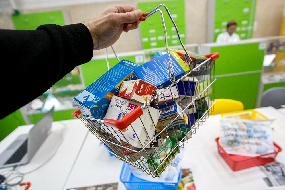 В Госдуме предложили ввести целевые выплаты россиянам на покупку лекарств. В Госдуме предложили ввести целевые выплаты россиянам на покупку лекарств.