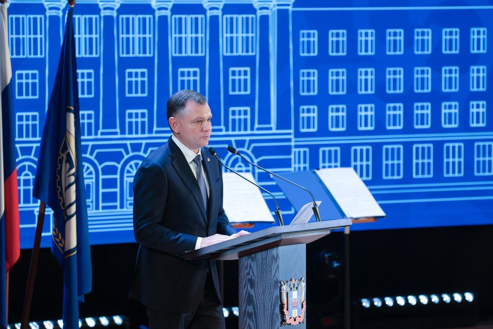 Юрий Слюсарь поздравил Донской опорный университет с юбилеем Юрий Слюсарь поздравил Донской опорный университет с юбилеем