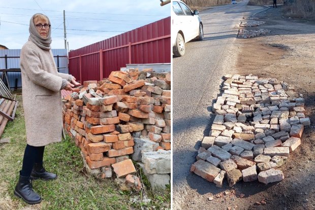 В уральском поселке отремонтировали дорогу, ранее вымощенную кирпичом местными жителями. В уральском поселке отремонтировали дорогу, ранее вымощенную кирпичом местными жителями.