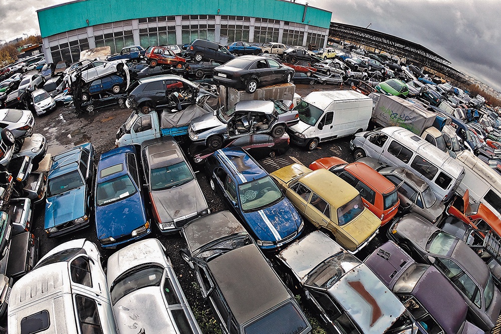 С июля в Москве утилизировали 1,2 тысячи брошенных автомобилей. С июля в Москве утилизировали 1,2 тысячи брошенных автомобилей.
