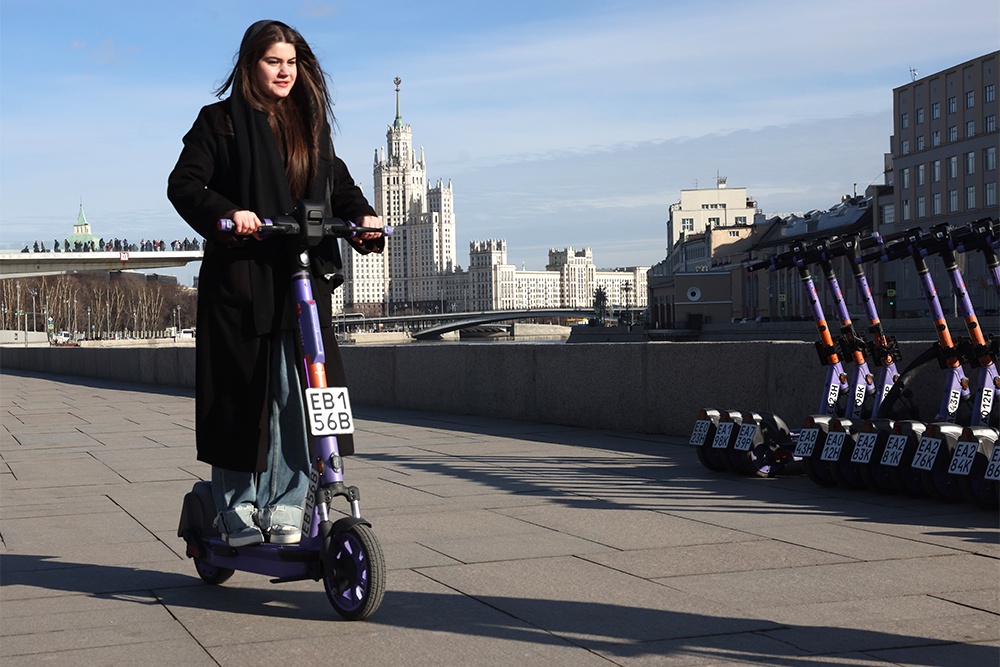 Максим Ликсутов: В Москве увеличилось количество поездок на самокатах, а число ДТП сократилось. Максим Ликсутов: В Москве увеличилось количество поездок на самокатах, а число ДТП сократилось.