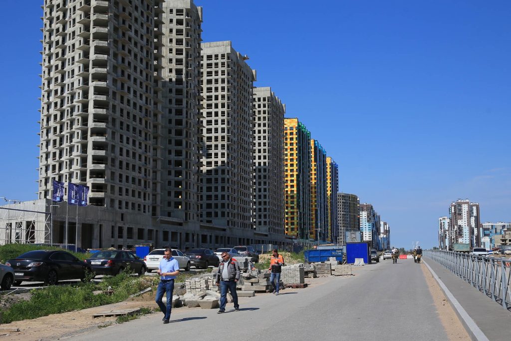 Юг России и Урал лидируют по плотности новостроек. Юг России и Урал лидируют по плотности новостроек.