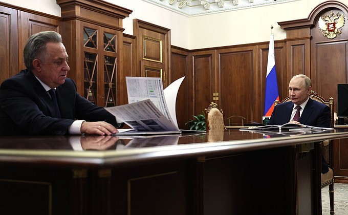 Встреча с Виталием Мутко, генеральным директором «ДОМ.РФ» • Президент России Встреча с Виталием Мутко, генеральным директором «ДОМ.РФ» • Президент России