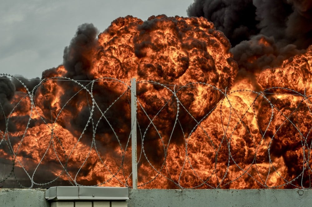 Украина наносит удар по России в уязвимом месте: ее нефтеперерабатывающие заводы. Украина наносит удар по России в уязвимом месте: ее нефтеперерабатывающие заводы.