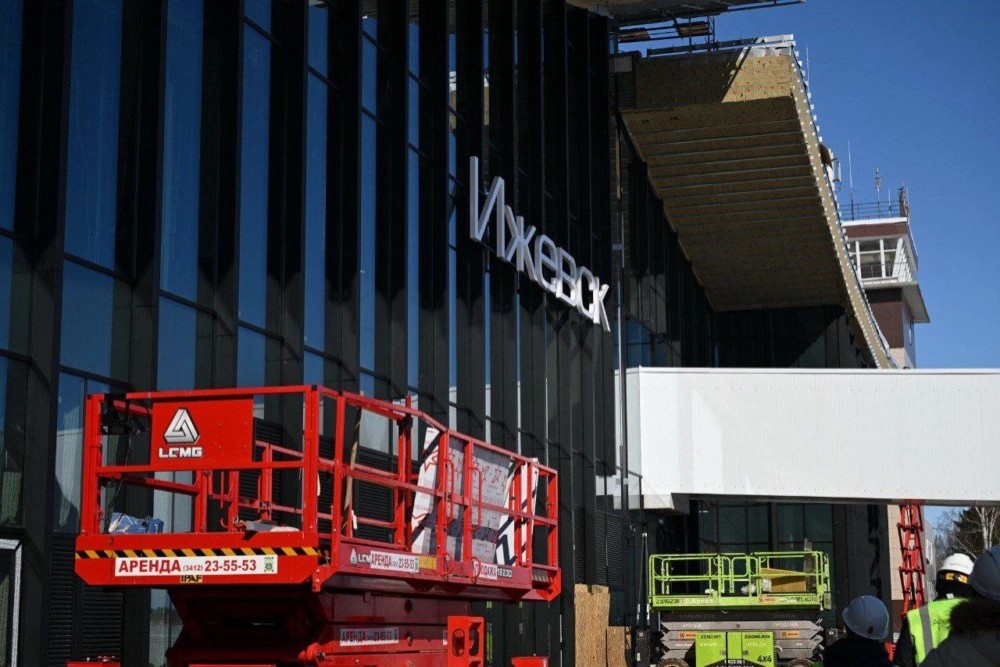 Аэропорт Ижевска получит имя конструктора Михаила Калашникова. Аэропорт Ижевска получит имя конструктора Михаила Калашникова.