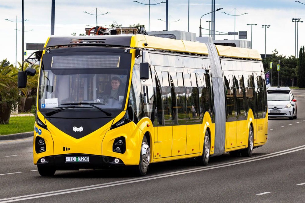В Сочи стартовали тесты почти 19-метрового автобуса-гармошки. В Сочи стартовали тесты почти 19-метрового автобуса-гармошки.