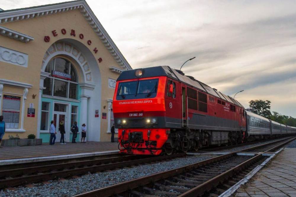 Задержки движения поездов в Крыму из-за пожара в Феодосии. Задержки движения поездов в Крыму из-за пожара в Феодосии.