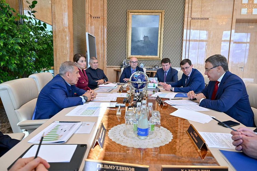 Валерий Фальков и Рустам Минниханов обсудили рабочие вопросы в Казани. Валерий Фальков и Рустам Минниханов обсудили рабочие вопросы в Казани.