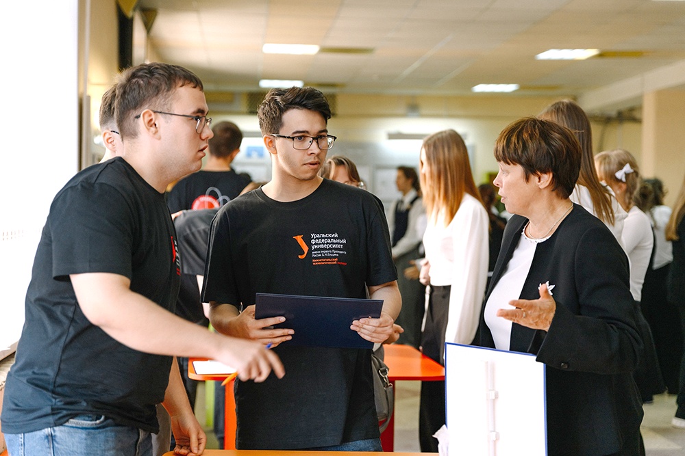 Компании и вузы совместно готовят кадры для металлургии завтрашнего дня. Компании и вузы совместно готовят кадры для металлургии завтрашнего дня.