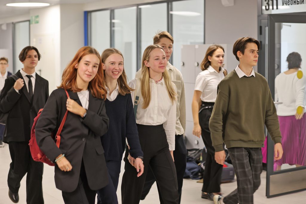 Психолог Авдеева предложила начать уроки в старшей школе в 11:00 в рамках единого режима работы школ – Российская газета. Психолог Авдеева предложила начать уроки в старшей школе в 11:00 в рамках единого режима работы школ – Российская газета.