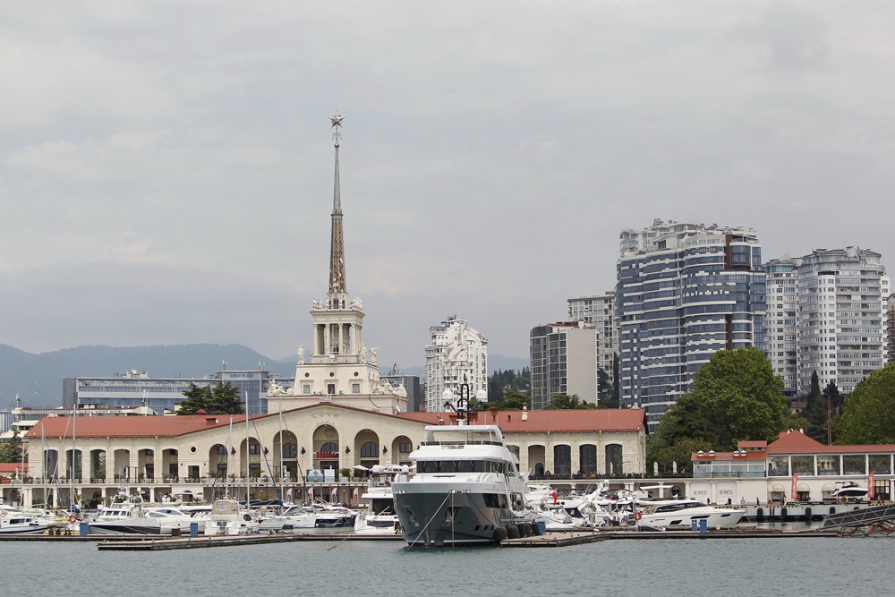 Кондратьев выразил несогласие с международным паромным сообщением в Сочи. Кондратьев выразил несогласие с международным паромным сообщением в Сочи.