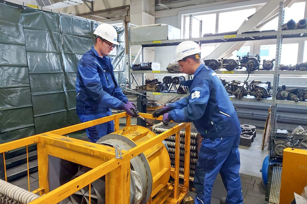 В Кузбассе заработала вторая очередь Центра обслуживания техники из Беларуси. В Кузбассе заработала вторая очередь Центра обслуживания техники из Беларуси.