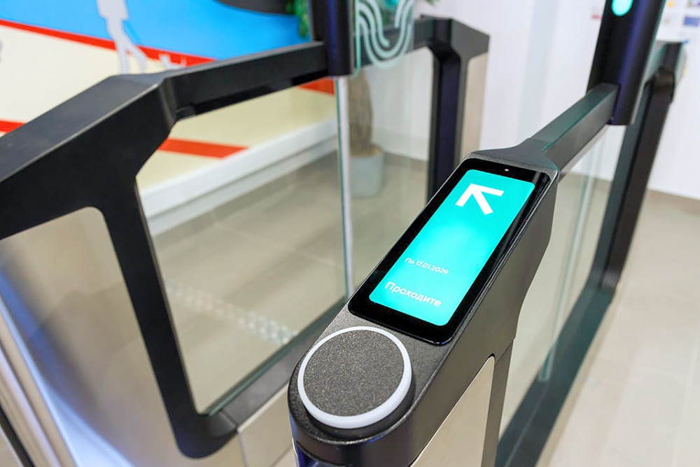 Футуристичный дизайн и более технологичная начинка: В московском метро появятся турникеты нового поколения Футуристичный дизайн и более технологичная начинка: В московском метро появятся турникеты нового поколения