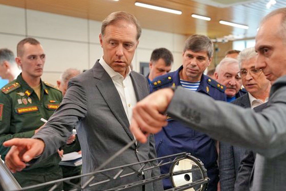 Мантуров: Технологии техзрения необходимо внедрять во все роды и виды войск Мантуров: Технологии техзрения необходимо внедрять во все роды и виды войск