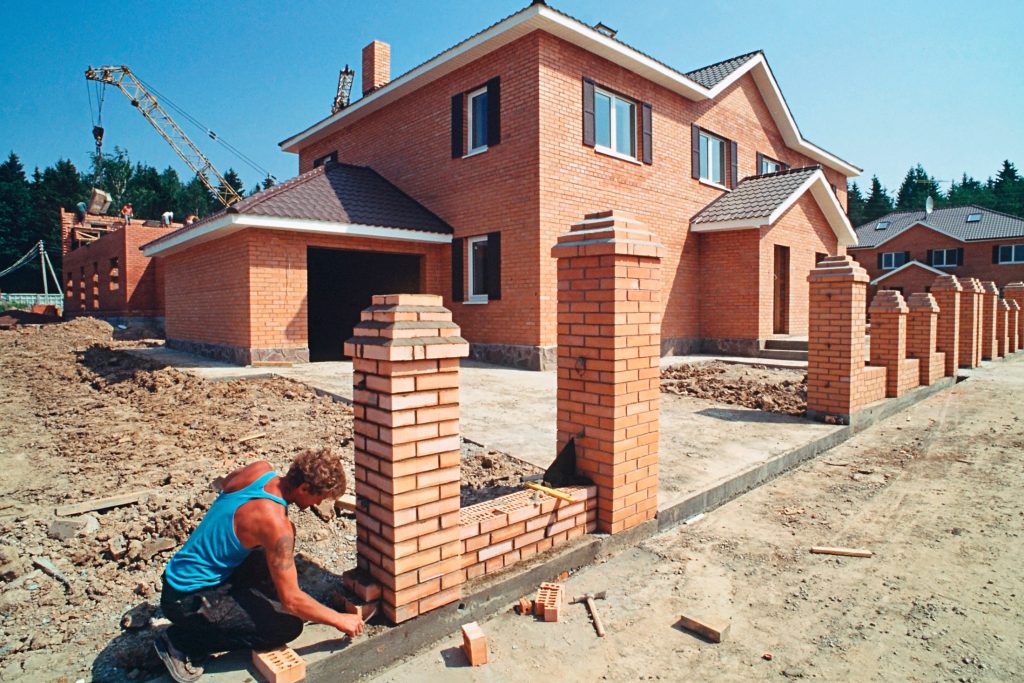 С использованием эскроу возведено 2,6 тысячи частных домов. С использованием эскроу возведено 2,6 тысячи частных домов.