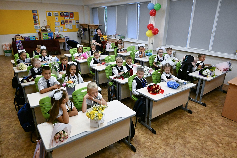 Академик РАО предложил увеличить срок обучения в школе для лучшего усвоения знаний. Академик РАО предложил увеличить срок обучения в школе для лучшего усвоения знаний.