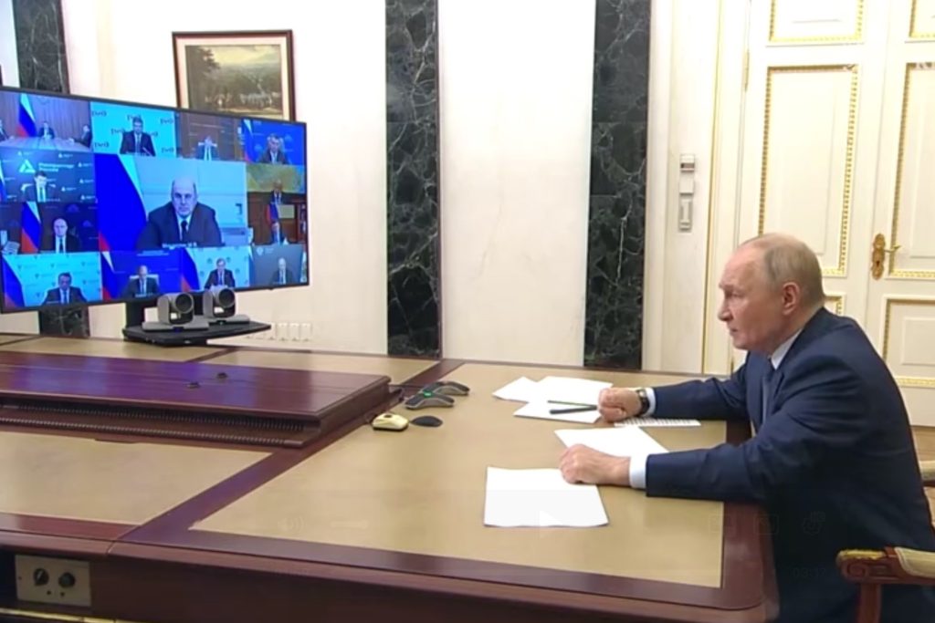 Путин: У россиян должна быть возможность купить морепродукты по доступным ценам Путин: У россиян должна быть возможность купить морепродукты по доступным ценам