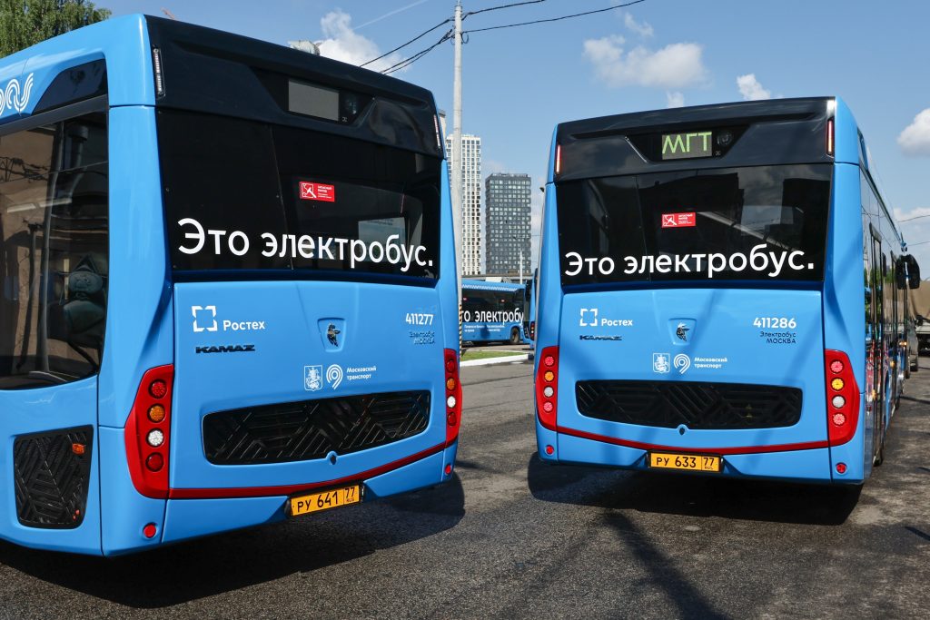 Количество поездок на электробусах увеличилось на 20% с начала года. Количество поездок на электробусах увеличилось на 20% с начала года.