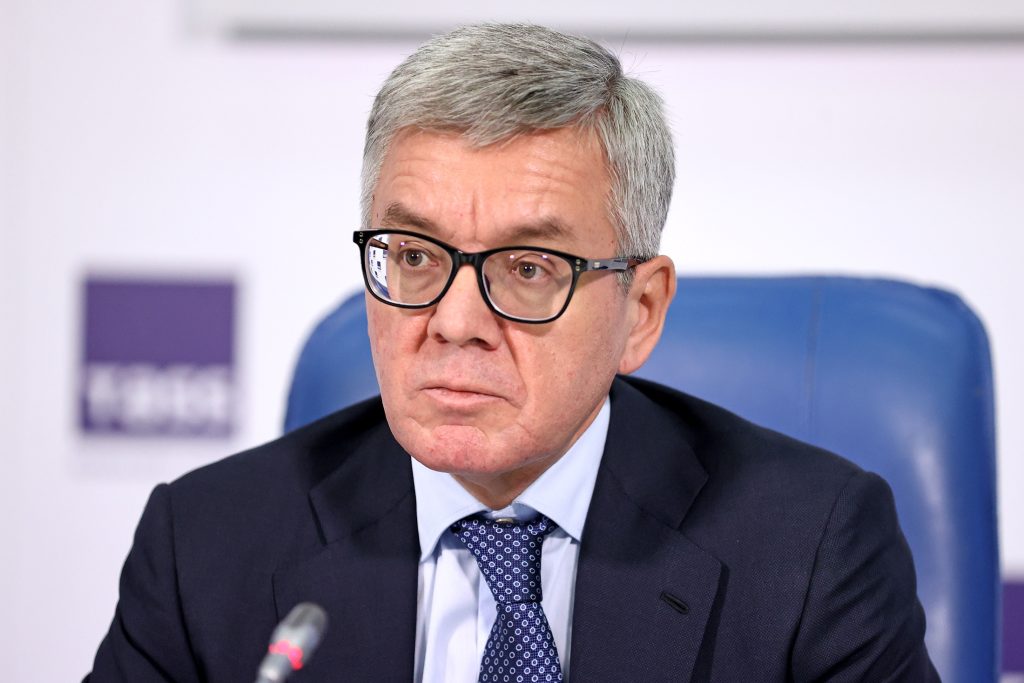 Зверев: Количество рыбы на полках зависит от доставки и хранения, а не от вылова Зверев: Количество рыбы на полках зависит от доставки и хранения, а не от вылова