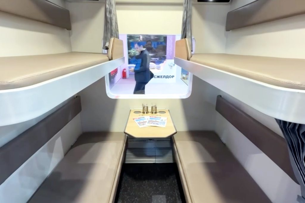 Белозеров: Новые плацкартные вагоны сперва пойдут на юг и Дальний Восток