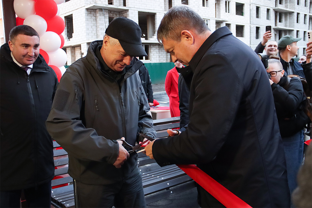 В Луганске впервые за одиннадцать лет построили новый многоэтажный дом В Луганске впервые за одиннадцать лет построили новый многоэтажный дом