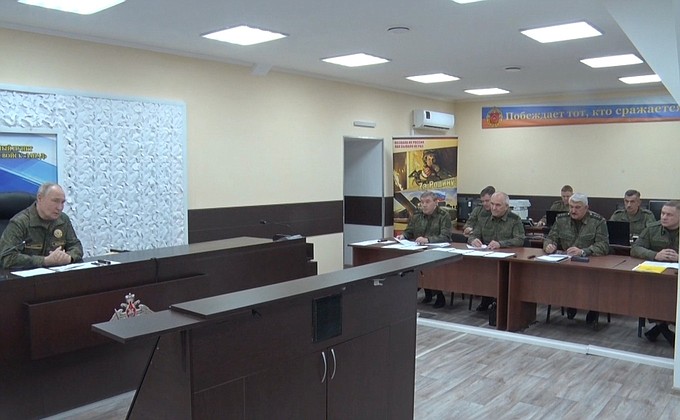 Президент России посетил командный пункт группировки «Запад» Президент России посетил командный пункт группировки «Запад»