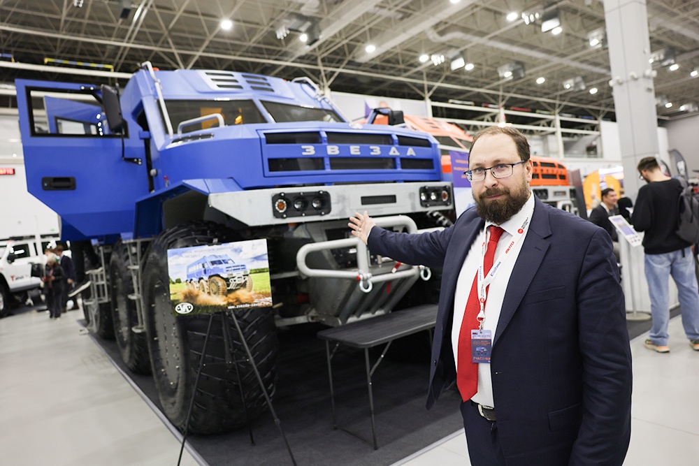 Через вьюгу, мороз и по воде. В “Патриот ЭКСПО” представили “Звезду” – северобус нового поколения Через вьюгу, мороз и по воде. В “Патриот ЭКСПО” представили “Звезду” – северобус нового поколения