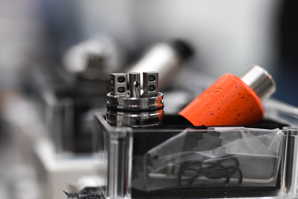 Песков: Идею запрета вейпов нужно обсудить в парламенте Песков: Идею запрета вейпов нужно обсудить в парламенте