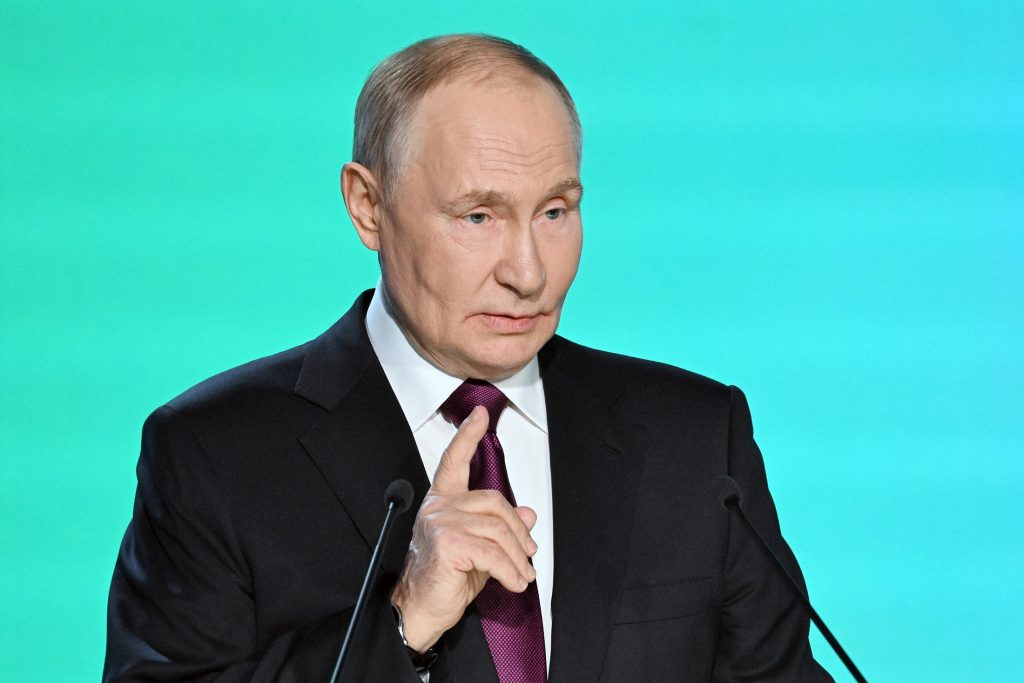 “Зависимость от чужих систем мы не можем допустить”. Владимир Путин поручил создать национальный план внедрения искусственного интеллекта “Зависимость от чужих систем мы не можем допустить”. Владимир Путин поручил создать национальный план внедрения искусственного интеллекта